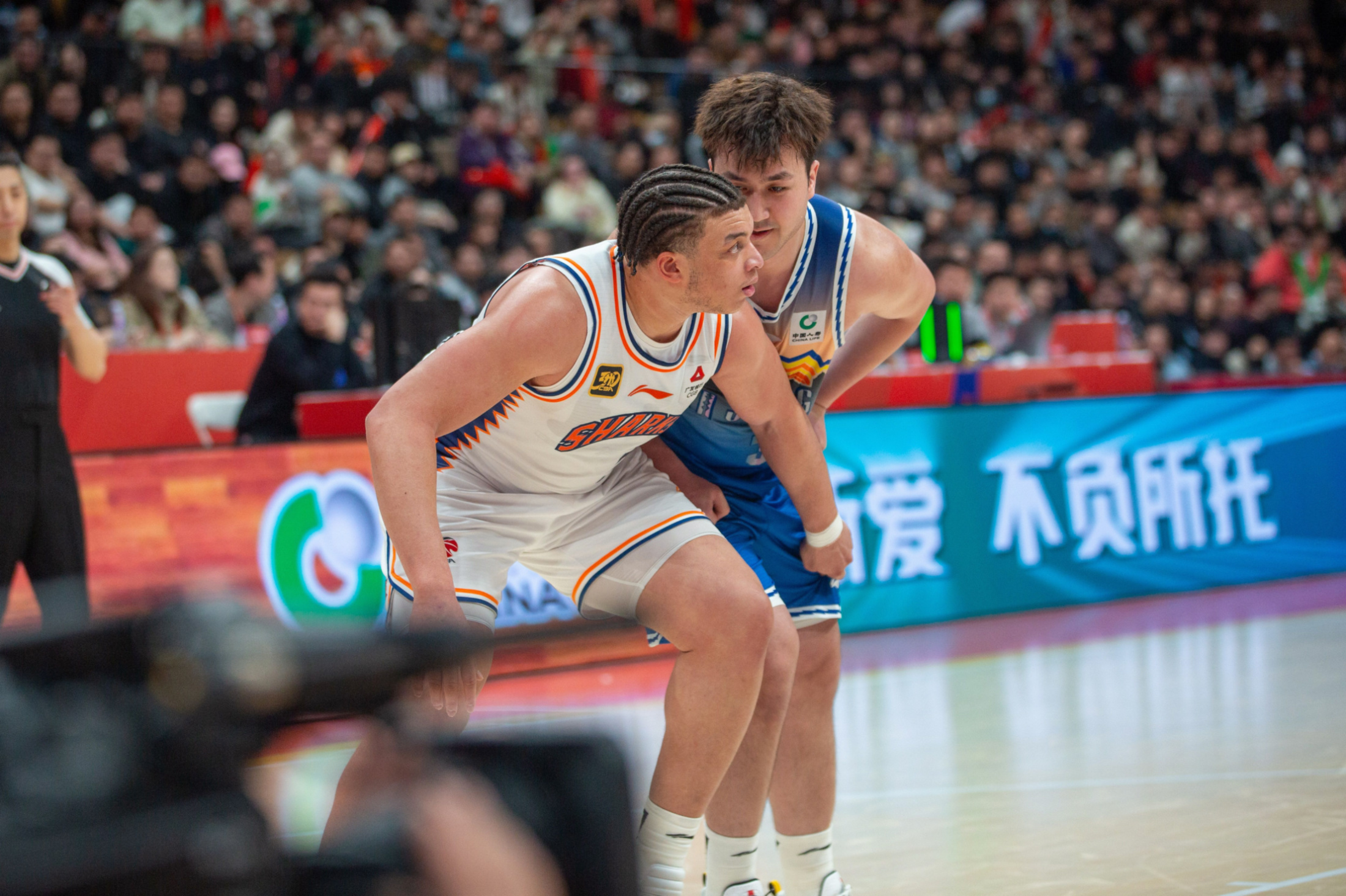 乐竟-关于今晨突围战来临，洛杉矶快船围绕CBA季后赛队长鼓劲，态度坚定，阵容厚度经受考验的信息